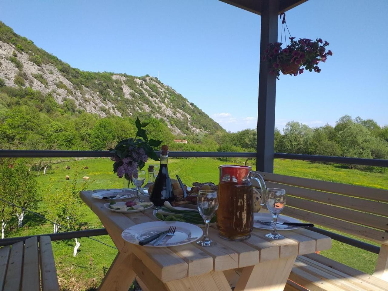 Camp Sunny Hills Hotel Virpazar Eksteriør billede
